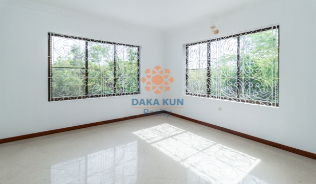 5 Bedrooms House for Rent in Siem Reap-Svay Dangkum