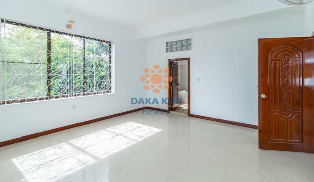 5 Bedrooms House for Rent in Siem Reap-Svay Dangkum