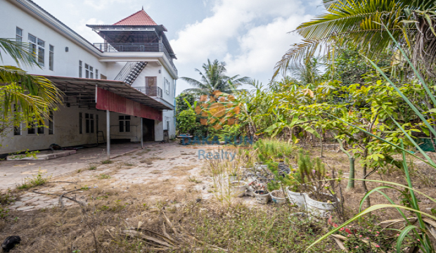 5 Bedrooms House for rent in Krong Siem Reap-near Ring Rd