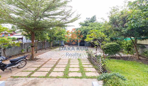 2 Bedrooms House for Rent in Krong Siem Reap-Sala Kamreuk