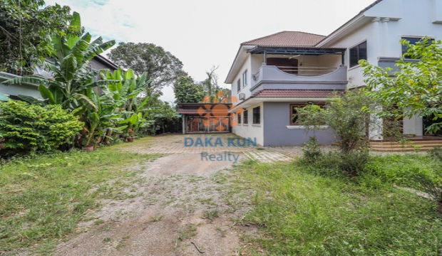 5 Bedrooms House for Rent in Siem Reap near Riverside