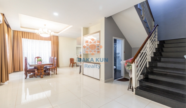 4 Bedrooms House for Sale in Siem Reap city