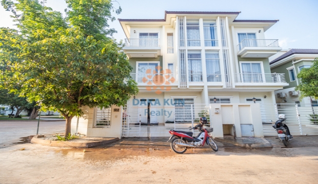 4 Bedrooms House for Sale in Siem Reap city