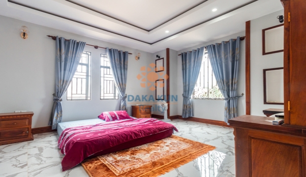 6 Bedrooms House for Rent in Siem Reap - Svay Dangkum