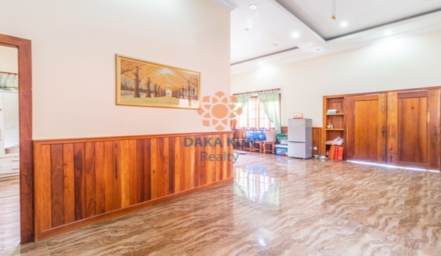 4 Bedrooms House for Sale near Riverside-Siem Reap city