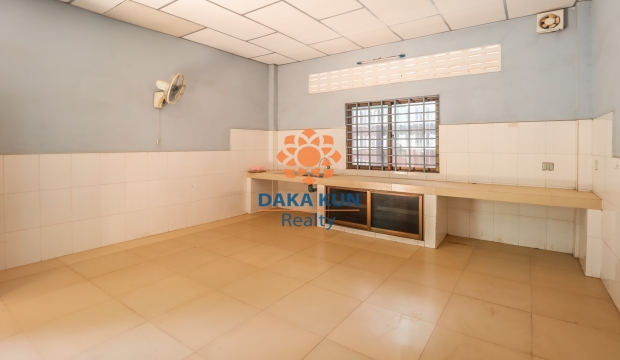 4 Bedrooms House for Rent in Siem Reap-Sala Kamreuk