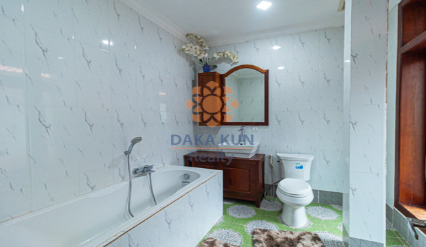 Villa with Pool for Sale in Siem Reap City