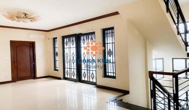 Urgent Sale House in Sala Kamreuk commune, Siem Reap