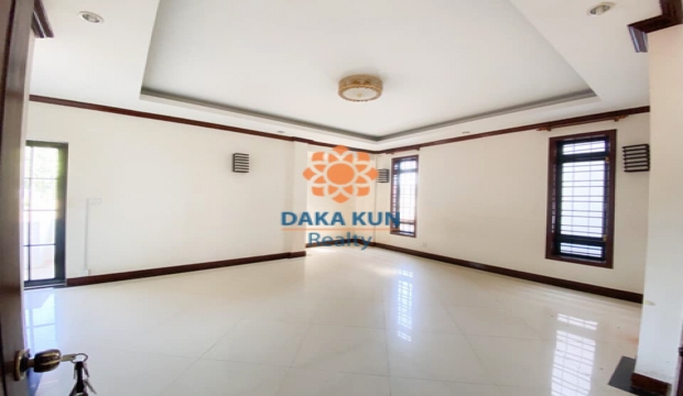 Urgent Sale House in Sala Kamreuk commune, Siem Reap