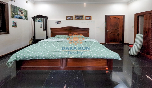 4 Bedrooms House for Rent in Siem Reap city-Svay Dangkum