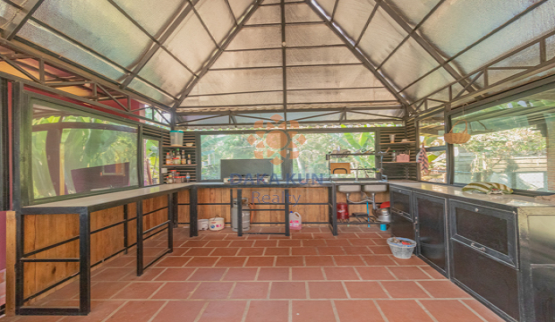 11 Rooms Guesthouse for Sale in Krong Siem Reap