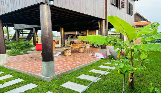 Wooden House for Rent in Run Ta Aek New City-Siem Reap