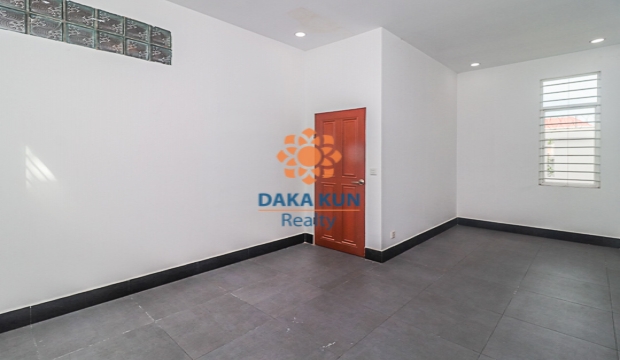 3 Bedrooms House for Rent in Siem Reap-Svay Dangkum