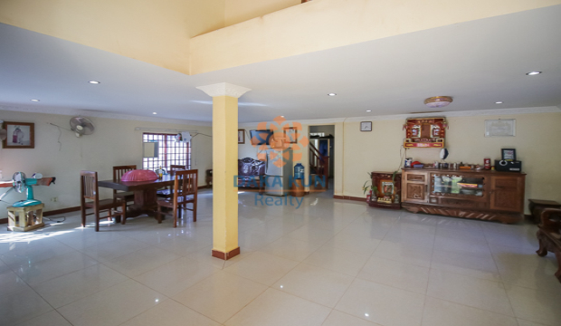 4 Bedrooms House for Rent in Krong Siem Reap-Sla Kram