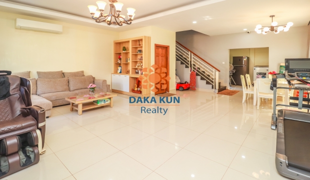 3 Bedrooms Villa for Sale in Siem Reap