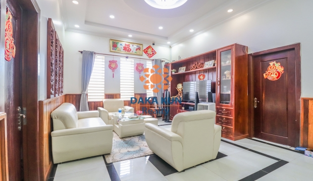 Urgent Sale, 5 Bedrooms Villa in Siem Reap-Svay Dangkum