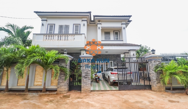 Urgent Sale, 5 Bedrooms Villa in Siem Reap-Svay Dangkum