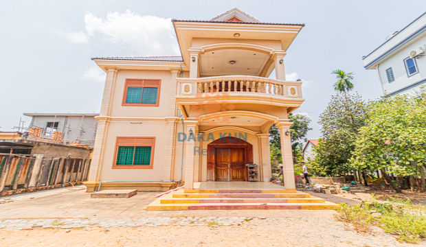 6 Bedrooms House for Rent in Krong Siem Reap-Svay Dangkum