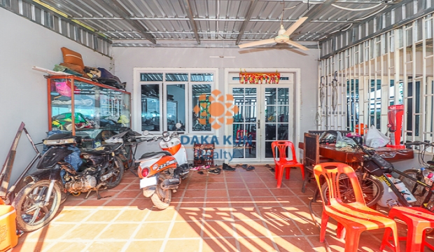 Urgent Sale, House near Macro Supermarket in Siem Reap