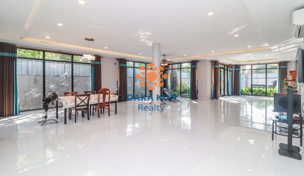 4 Bedrooms House for Rent in Siem Reap