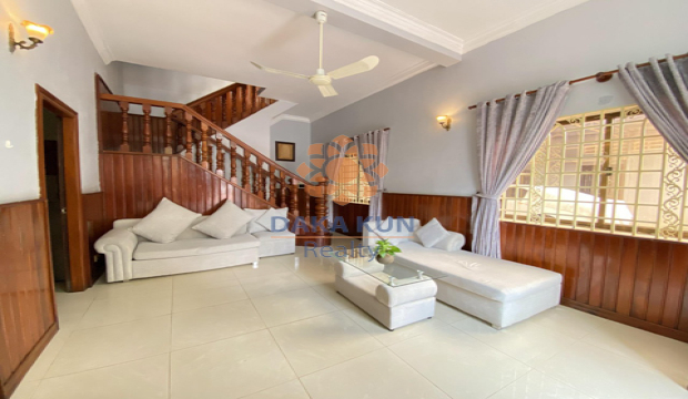 4 Bedrooms House for Rent in Krong Siem Reap-Sala Kamreuk