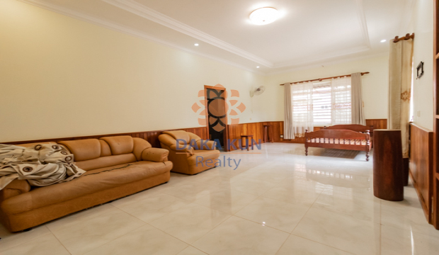 4 Bedrooms House for Rent in Siem Reap city-Sla Kram