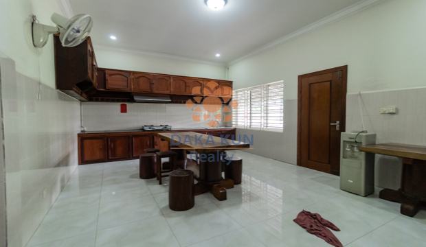 4 Bedrooms House for Rent in Siem Reap city-Sla Kram