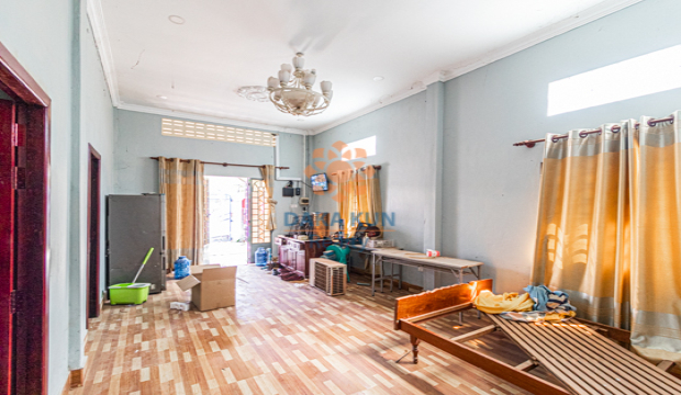 5 Bedrooms Shophouse for Rent in Krong Siem Reap-Svay Dangkum