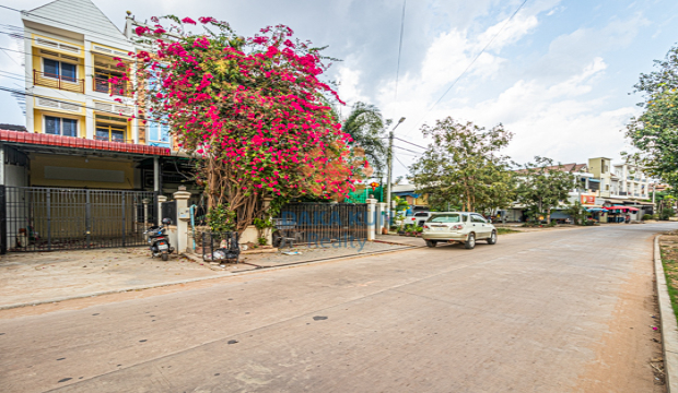 5 Bedrooms Shophouse for Rent in Krong Siem Reap-Svay Dangkum