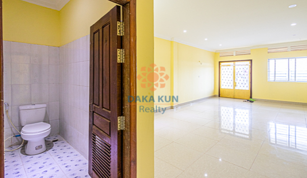 5 Bedrooms Shophouse for Rent in Krong Siem Reap-Svay Dangkum