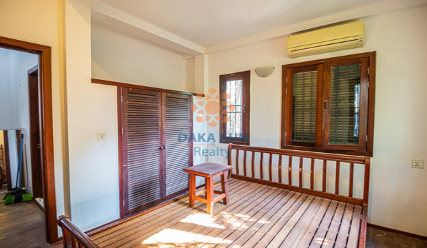 2 Bedrooms Wooden House for Rent in Krong Siem Reap-Sla Kram