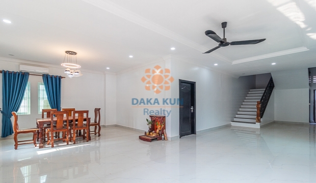 4 Bedrooms House for Rent in Siem Reap city-Svay Dangkum