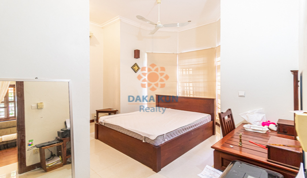 2 Bedrooms Villa for Rent in Siem Reap-Sala Kamreuk