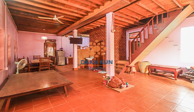 Wooden House for Rent in Siem Reap-Svay Dangkkum