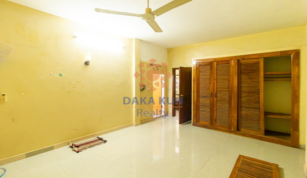 3 Bedrooms House for Rent in Krong Siem Reap-Sala Kamreuk