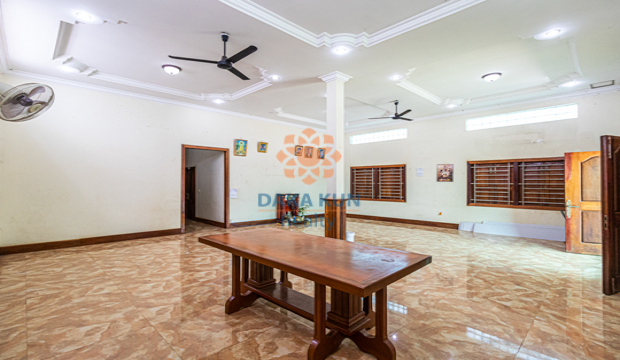 6 Bedrooms House for Rent in Krong Siem Reap-Svay Dangkum