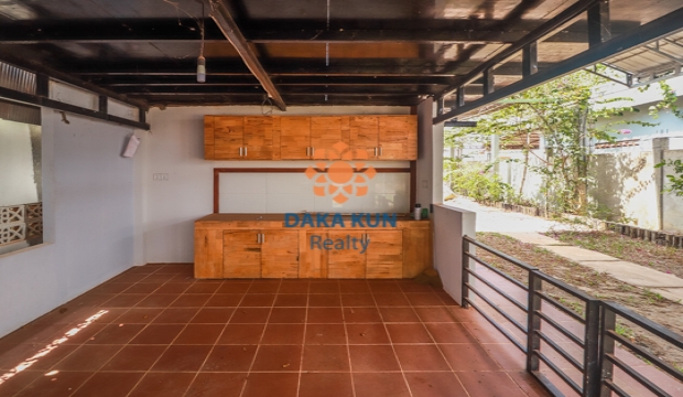 5 Bedrooms House for Rent in Siem Reap-Svay Dangkum