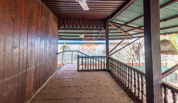 Wooden House for sale in Svay Dangkum, Siem Reap city