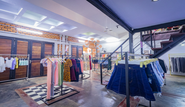 Business for Sale-Clothes and flower Shop in Krong Siem Reap-Taphul Road