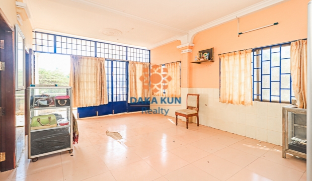 5 Bedrooms House for Rent in Siem Reap-Svay Dangkum