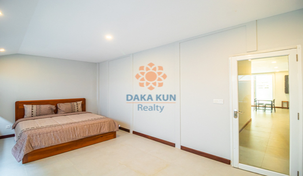 2 Bedrooms Apartment for Rent with Pool in Krong Siem Reap-Svay Dangkum