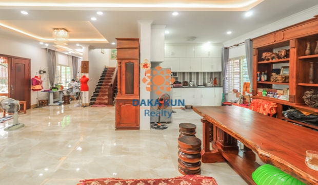 6 Bedrooms House for Rent in Siem Reap - Sala Kamruek