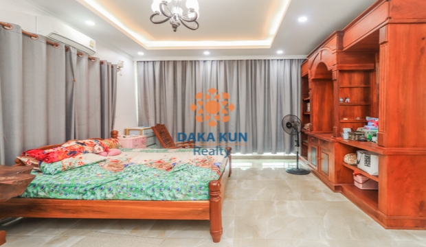 6 Bedrooms House for Rent in Siem Reap - Sala Kamruek