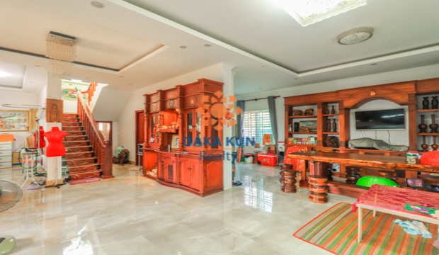 6 Bedrooms House for Rent in Siem Reap - Sala Kamruek