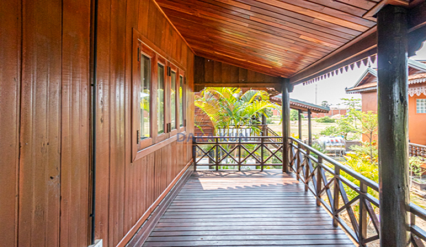 Wooden House for Rent in Krong Siem Reap-Sala Kamreuk