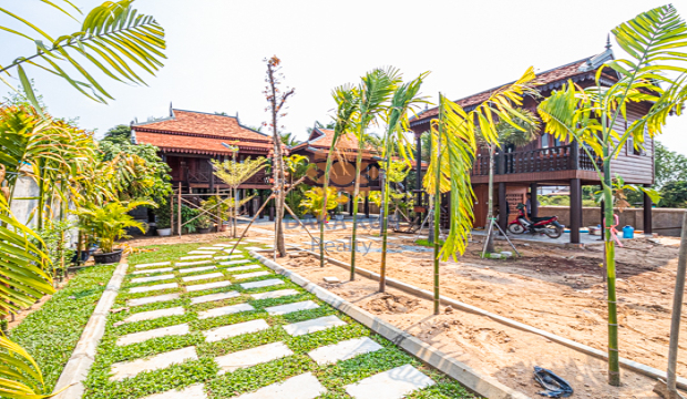 Wooden House for Rent in Krong Siem Reap-Sala Kamreuk