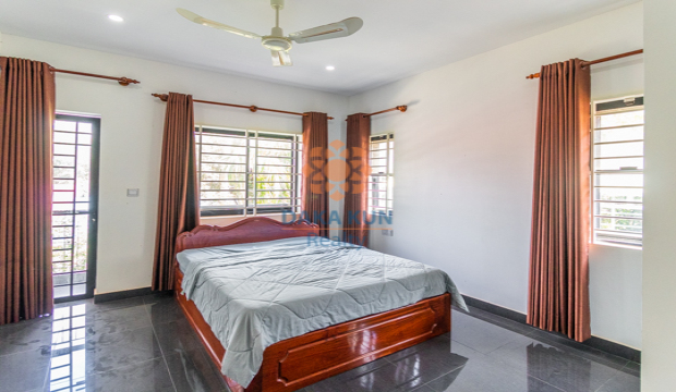 6 Bedrooms House for Rent in Krong Siem Reap-Sala kamraeuk