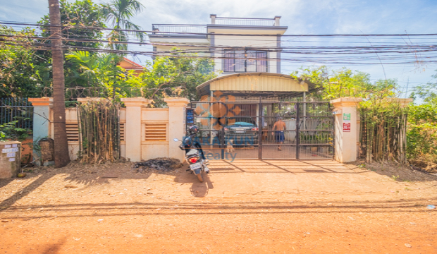 6 Bedrooms House for Rent in Krong Siem Reap-Sala kamraeuk