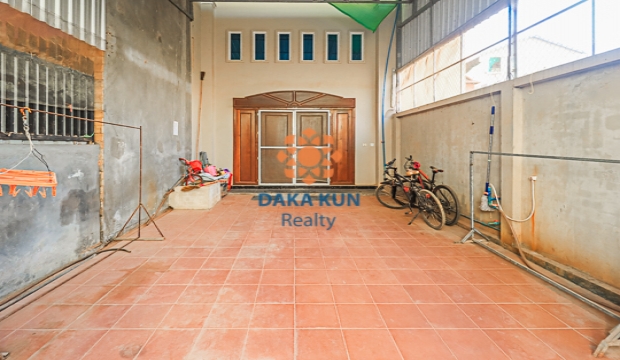 5 bedrooms House for Rent in Siem Reap