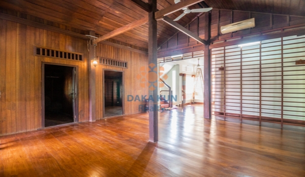 4 Bedrooms Wooden House for Rent in Siem Reap city-Svay Dangkum